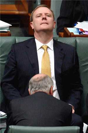 mps one kneeling infront of other